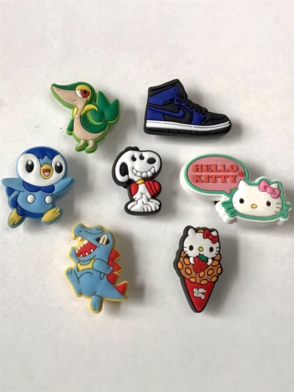 Jibbitz Crocs Shoe Charms 7 Assorted Characters Pokemon Snoopy Hello Kitty Nike
